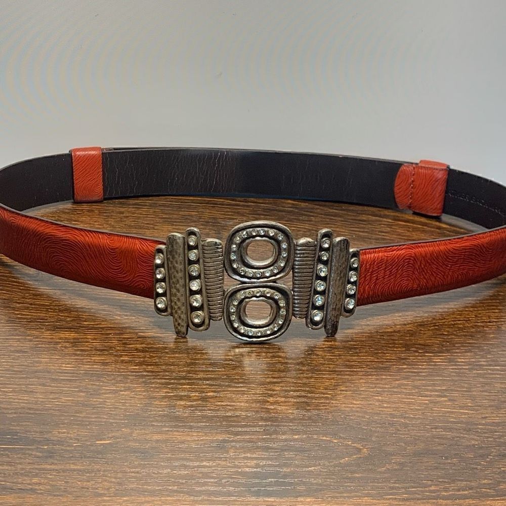 Chicos, leather silver jeweled slide fit belt size small/medium ￼
